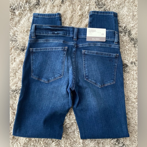 DL 1961 Designer Maternity Jeans - Picture 3 of 3